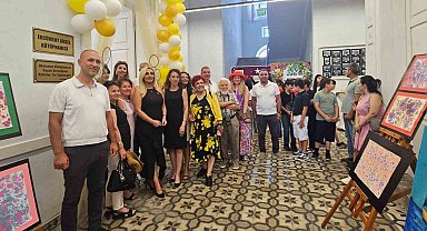 İzmir'in tarihi okuluna hayırsever ve gönüllü desteğiyle modern kütüphane