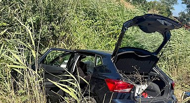 Karacabey'de otomobil sulama kanalına devrildi: 6 yaralı
