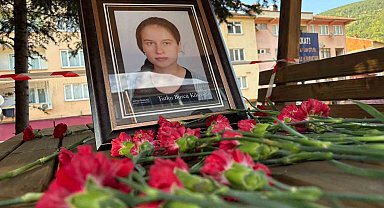 Karanfillerle anıldı: Tutku Burcu Köseoğlu için Kur'an-ı Kerim ve dua programı düzenlendi