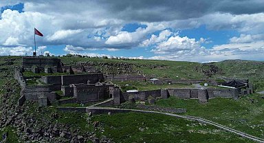 Kars Kalesi UNESCO Dünya Miras Listesi'ne alınmayı bekliyor