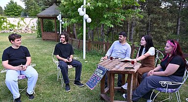 Kastamonu Üniversitesi Bilim Kafe'de geleceğin iletişimcileriyle dijital çağda medya konuşuldu