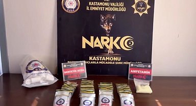 Kastamonu'da bin 699 adet sentetik ecza hapı ile 387 gram amfetamin ele geçirildi