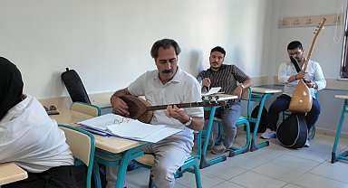 KAYMEK Şiir Atölyesi Kursu'nda gelenekten geleceğe sazlı sözlü yolculuk