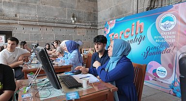 Kayseri Büyükşehir'in ücretsiz YKS tercih danışmanlığına yoğun ilgi: Gençlerden tam not
