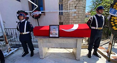 Kazada hayatını kaybeden uzman çavuş, al bayraklı tabutla son yolculuğuna uğurlandı