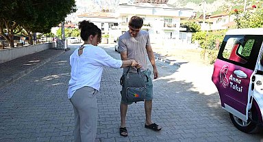 Kemer'de anne adaylarının yol arkadaşı: Anne Taksi