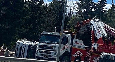 Kırklareli girişinde tır devrildi