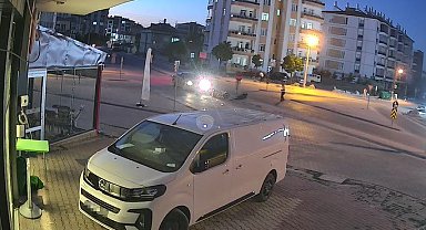 Konya'da otomobille çarpışan motosikletli yaralandı