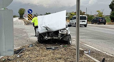 Konya'da otomobiller çarpıştı: 1'i ağır 5 yaralı