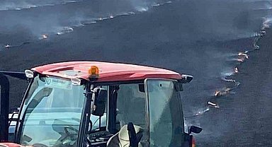 Konya'da tarla yangını: 500 dekar ekili alan kül oldu