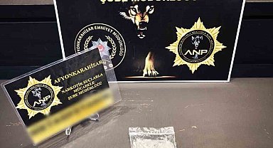 Kullandıkları araçta uyuşturucu ile yakalanan 2 kişi tutuklandı