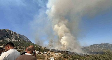 Kumluca'daki orman yangınına ekiplerin müdahalesi devam ediyor