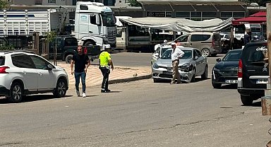 Kurtalan'da maddi hasarlı trafik kazası