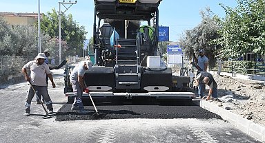Kuşadası'nda sıcak asfalt çalışmasında sona gelindi