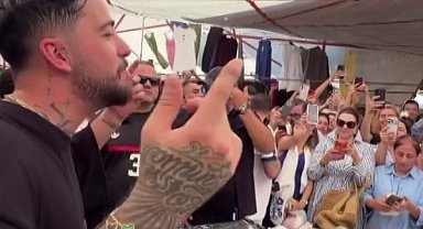Mahmut Orhan'dan Alaçatı pazarında sürpriz performans