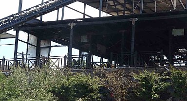 Maltepe'de korkutan yangın: Restoran kullanılamaz hale geldi