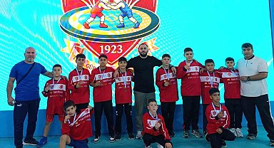 Manisalı minik güreşçiler Türkiye Şampiyonası'nda 11 madalya