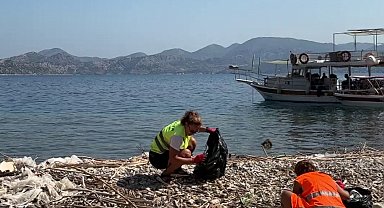 Marmaris kıyılarına vuran mikroplastikler çevrecileri harekete geçirdi