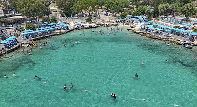 Mersin'de plajlar yaz sezonunda yoğun ilgi görüyor