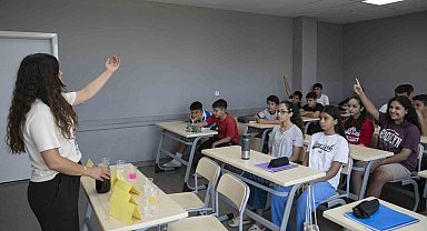 Mersin'de ücretsiz yaz atölyeleri öğrencilerden yoğun ilgi görüyor