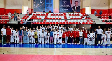 Minik taekwondocular 'Batı Grubu Seçmelerinde' ter döktü
