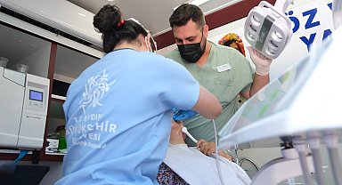 Mobil diş klinikleri üç ilçede vatandaşlarla buluştu
