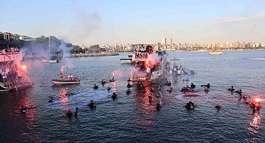 Moda İskelesi'nde tarihi kutlama: Kabotaj Bayramı için 100 noktada aynı anda daldılar
