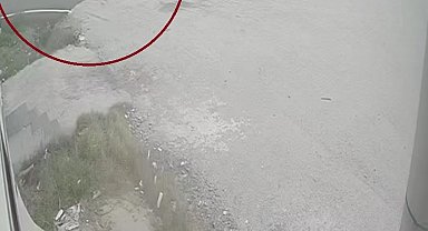 Motosiklet ve bisikletli çocuğun çarpıştığı anlar kamerada