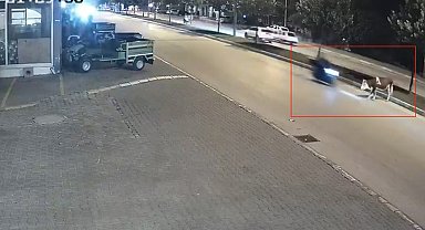 Motosikletle büyükbaş hayvana çarptı