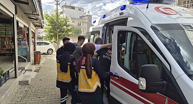 Motosikletle çarpışan otomobil sürücüsü kaçtı: 1 yaralı