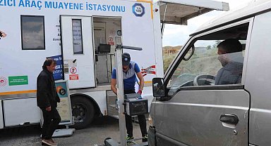 Oltu'da gezici araç muayene aracı araç sahiplerine büyük kolaylık sağlıyor