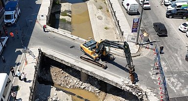 Ordu'da sağanak sonrası taşkın riski bulunan derede güvenli köprü çalışması