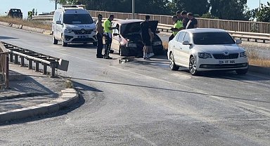 Otomobil refüje çıktı, yola dökülen yağ trafiği tehlikeye düşürdü