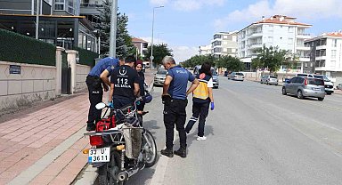 Otomobille çarpışan motosikletin sürücüsü yaralandı