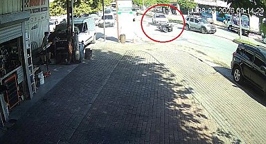 Otomobille çarpıştı, motosikletiyle birlikte metrelerce sürüklendi