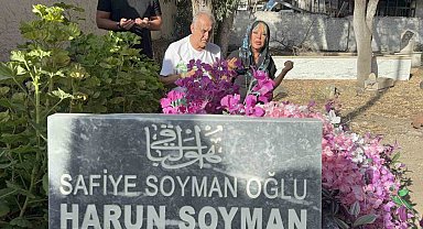 Safiye Soyman oğlunun mezarı başında gözyaşlarına boğuldu
