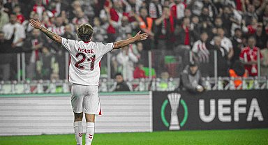 Samsunspor'da yaprak dökümü sürüyor: Holse'ye veda edildi