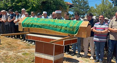 Sarı kantaron toplarken kayalıklardan düşerek ölen hastane teknikeri toprağa verildi