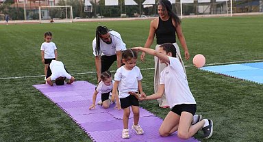 Sarıgöl'de minik cimnastikçilerden nefes kesen gösteri