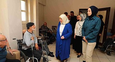 Semiha Yıldırım'dan huzurevi sakinlerine ziyaret