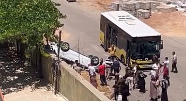 Siirt'te belediye otobüsü ile hafif ticari araç çarpıştı: 1 yaralı