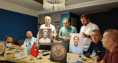 Âşık Sümmani Baba'nın gerçeğe en yakın rölyefi ve hatıra madalyonu tanıtıldı