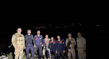 Şırnak'ta dağda mahsur kalan 2 mühendis askeri helikopterle kurtarıldı