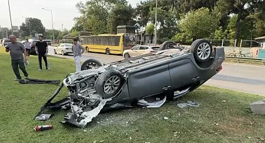 Takla atan araçtan burunları kanamadan çıktılar