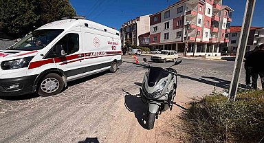Tavşanlı'da otomobil ile motosiklet çarpıştı: 2 yaralı