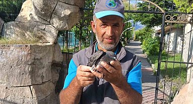 Temizlik işçisinden yürek ısıtan davranış