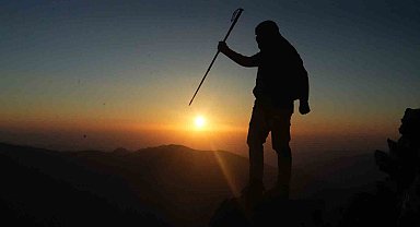 Terörsüz Türkiye süreciyle doğaseverler Zilan Tepesi'nde buluştu