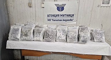 Türkiye'ye sokulmak istenen 47 kilo esrar sınırda ele geçirildi