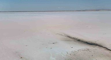 Tuz Gölü pembe renge büründü, turistler bölgeye akın etti