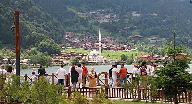 Uzungöl'de turizm sezonu hareketlendi, otellerde doluluk arttı